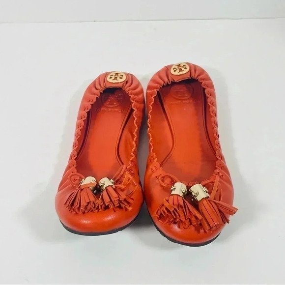 Tory Burch Reese Tassel Flats Orange Soft Pebbled Leather Gold-Tone Logo - Picture 2 of 9